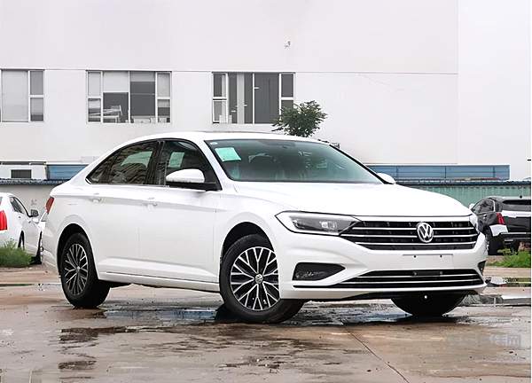 销量榜前四名占据三个席位 大众紧凑级轿车的