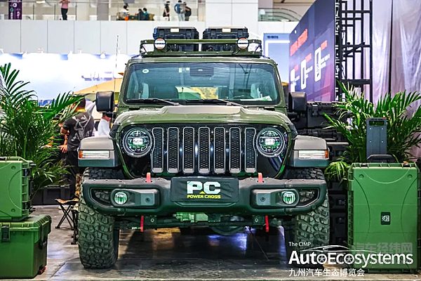 九州汽车生态博览会盛大启幕，首日超10万人前来观展！