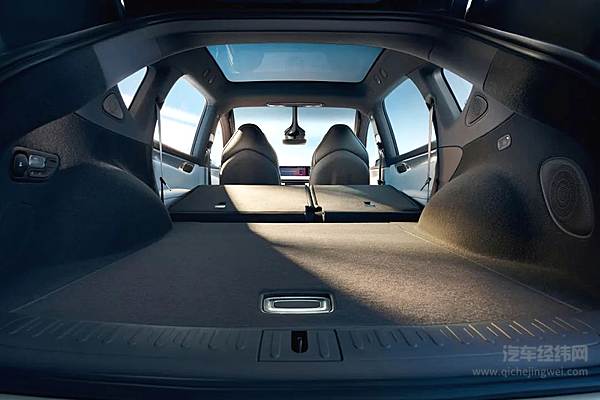 快讯 智己汽车全新发布“全程AI舱”  全新车型智己LS7 Urban Fit上市