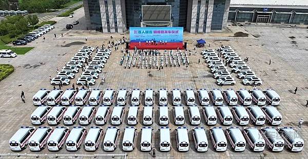 上汽携手韩红基金会向吉林省捐赠30辆医疗巡诊车