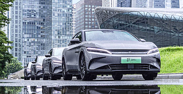 智驾之争关键年 比亚迪汉L DM-i与深蓝S07谁更值得入手？