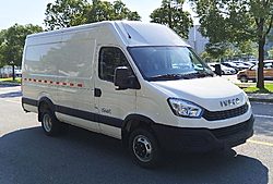 南京依維柯歐勝 148馬力 2L單排國六柴油 封閉廂式貨車 (NJ5046XXYEFC)