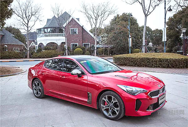 这辆车的颜值只能给九分 少一分怕TA骄傲