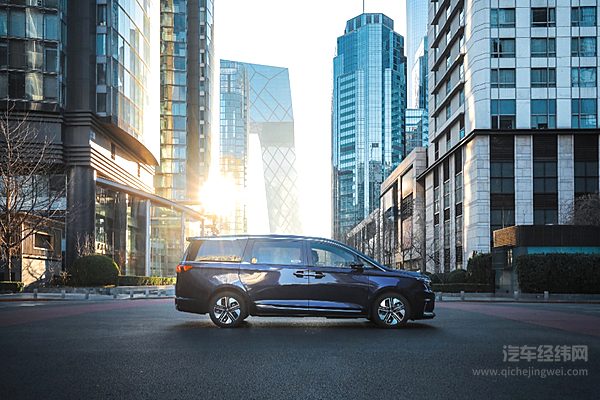 江淮瑞风RF8有华为加持 能否挑战比亚迪夏？