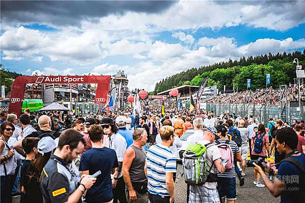 穿越了上千公里，只为看一家轮胎品牌如何在24小时耐力赛上夺冠