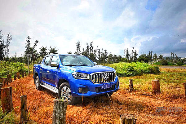 顺应发展趋势填补市场空白 首款柴油国六皮卡大通T70上市恰逢其时