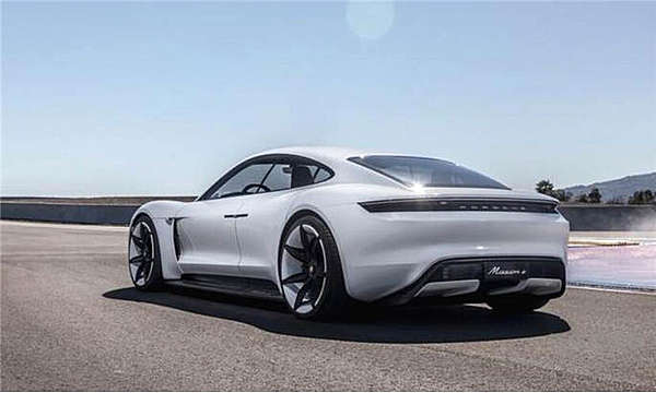 电动江湖又来新大佬 保时捷Taycan亮出一手好牌！