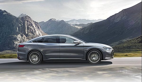 20万元级别混动车 比亚迪汉DM与丰田凯美瑞谁划算？