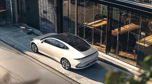 小鹏P7+整体实力强悍 智己L6能否挑战？