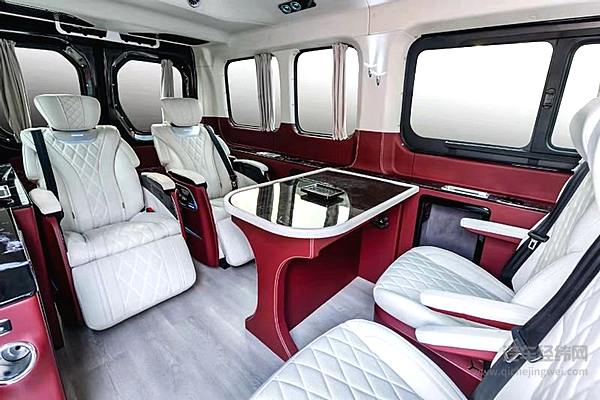 【上汽大通MAXUS V90墨车内百变布局】