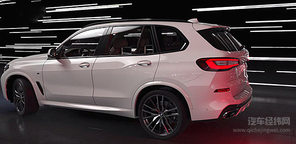雪天开起灯光秀 全新BMW X5“抢生意”可还行？