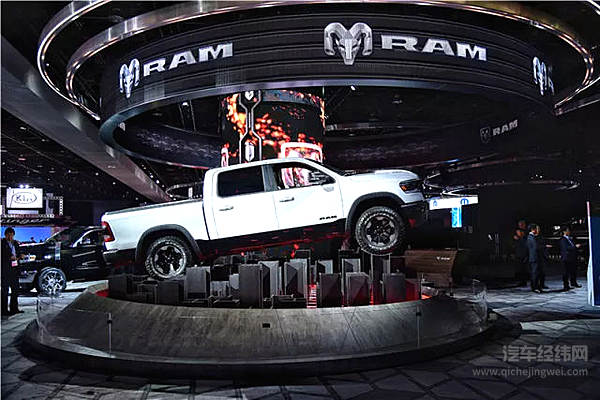 皮卡、肌肉车的狂欢，是底特律的孤单