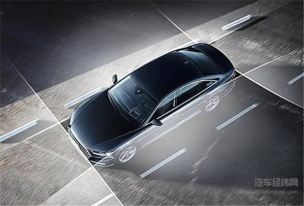 全新奥迪A8L不仅“玩灯”还“玩屏” 这是要“闪瞎”的节奏么？！