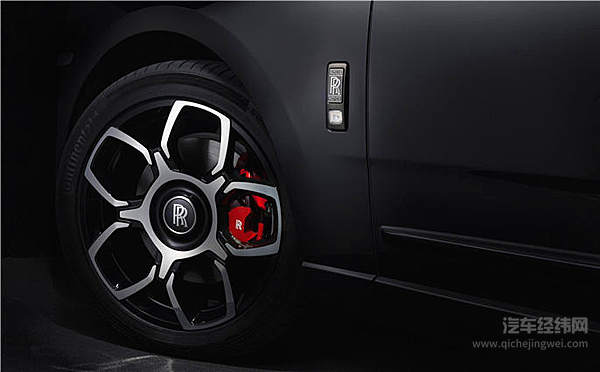 “黑化版”劳斯莱斯库里南 奢华家族再添新丁