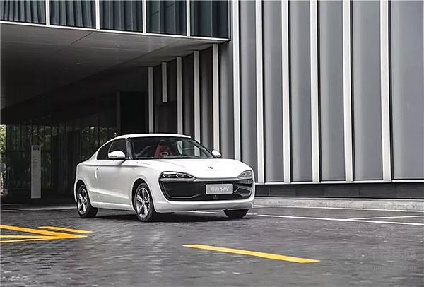 10万元买什么股票 零跑S01实现你的消费升级