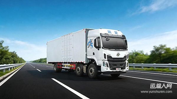 乘龙H5 6×2 LNG载货车：合规多拉半吨货 省气跑车收益翻倍