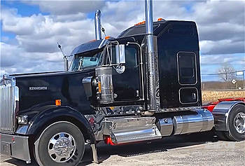 肯沃斯w900l细节展示  美式长头卡车带来的质感