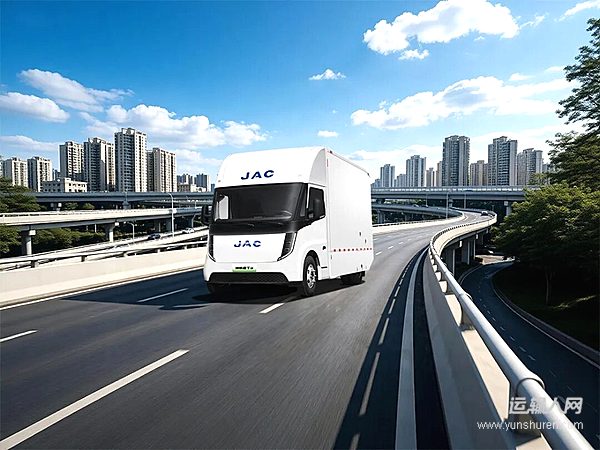 油价破8不用慌，江淮1卡坤鹏ET9带你玩转城际、绿通、冷链