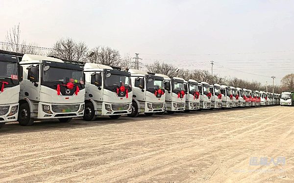 向新而动、震撼开篇！徐工新能源重卡多地批量交付