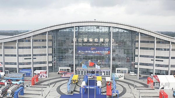 主挂一体深入匹配 康迈助力梁山专用车展