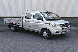 上汽通用五菱荣光 117马力 4X2 2.6米 仓栅式国六微卡载货车 (LZW5030CCYSLGMUCNGG)