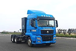 中国重汽汕德卡C7M 490kw 6X4 纯电动重卡牵引车 (中国重汽手自一体变速箱)(ZZ4256Y384MZ1BEV6A)600kwh