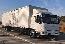 广汽领程C7 BEV 270kw 4X2 9.85米 厢式纯电动中卡载货车 (YC5181XXYFHWBEV)310.8kwh