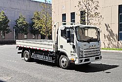 江淮骏铃A7 190马力 4X2 4.18米 栏板式国六轻卡载货车 (法士特变速箱)(HFC1048P51N1C7NS)