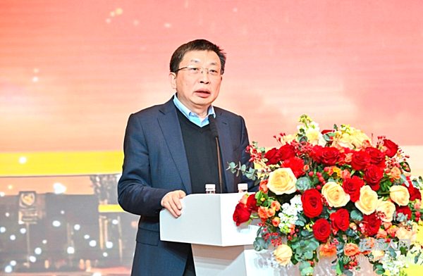 深耕上汽三十余年 杨怀景晋升副总裁扛起商用车转型重任