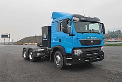 中国重汽豪沃HOWO TS5 490kw 6X4 纯电动重卡牵引车 (U新驾驶室)(ZZ4257Y384GZ1BEV4A)400kwh