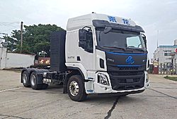 东风柳汽乘龙H5 460kw 6X4 纯电动重卡牵引车 (法士特手自一体变速箱)(LZ4251H5DZSEV)600kwh