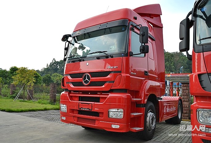 奔驰卡车 axor重卡 400马力 4×2 牵引车 (型号1840)外观第61878号