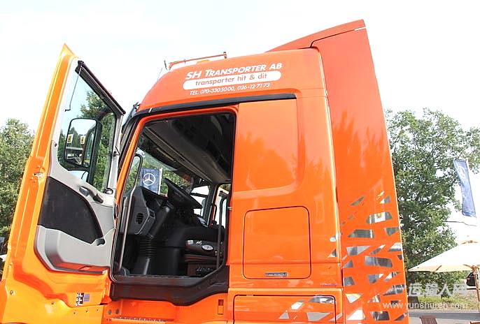 奔驰卡车actros重卡480马力6x4牵引车型号2648l