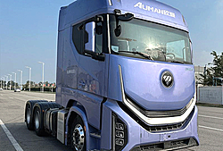 福田欧曼银河9 4X2 纯电动重卡牵引车 600kwh