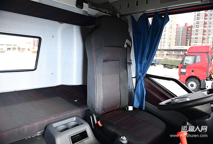 2013款解放 j6p重卡 350马力 4x2 牵引车(ca4180p63k2ae4)驾驶室第