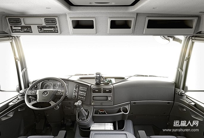 奔驰卡车 新atego重卡 270马力 4×2 厢式载货车(1227)驾驶室第117627