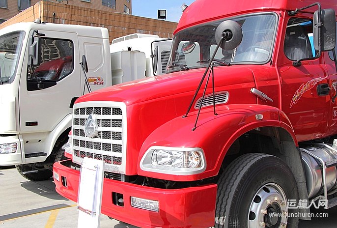 东风柳汽龙卡300马力6x2牵引车lz4230g2ca