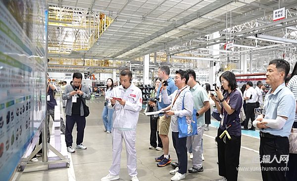 中外媒体探访东风股份襄阳工厂,近距离见证中国智造硬实力