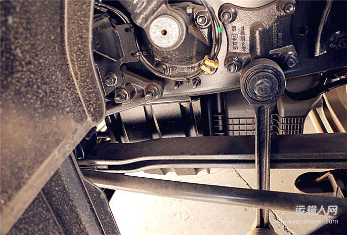 奔驰 actros重卡 460马力 6x4牵引车(型号2646 ls)底盘第248257号