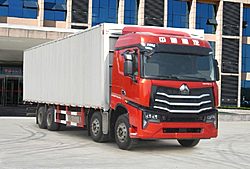 中国重汽豪沃HOWOTS7 沃尊版 460马力 8X4 9.6米 翼展式国六重卡载货车 (中国重汽变速箱)(ZZ5317XYKV446KF1)