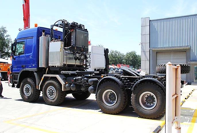 奔驰卡车actros610马力88全驱大件运输牵引车slt4160ak
