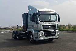 中国重汽汕德卡SITRAK G7M 490kw 6X4 纯电动重卡牵引车 (ZZ4256Y384MZ1BEV5A)400kwh