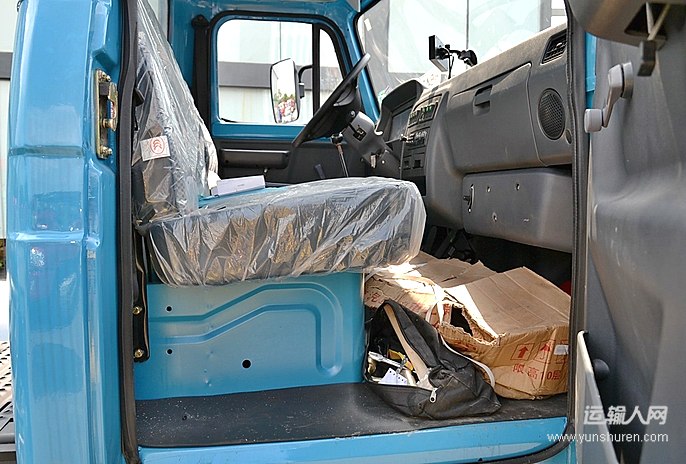 解放j4r中卡190马力4x2牵引车ca4140n2e5a90