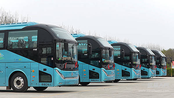 打卡西域“豪华”游！中通H12高端定制旅游客车再赴新疆