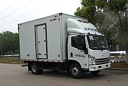 上汽跃进超越C系 战斗版 170马力 4X2 国六冷藏车 (速比4.375)