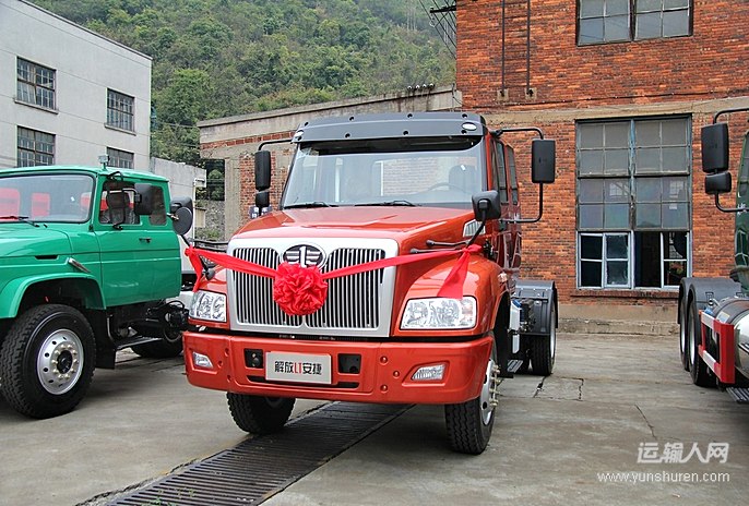 220马力 4x2 牵引车(ca4140k2e4r7a95)_安捷_一汽柳特_图库_运输人网