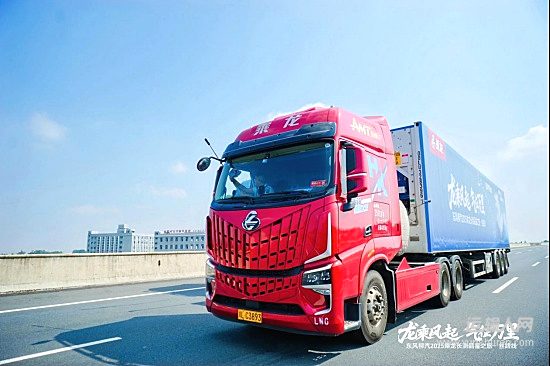 强动力低气耗！乘龙HK LNG牵引车5000公里长测显硬核实力