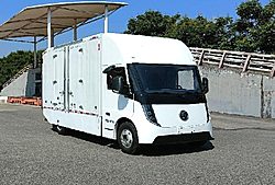 陕汽商用车智云坤势 172kw 4X2 4.15米 厢式纯电动轻卡载货车 (SX5040XXYSEV381N)81.12kwh