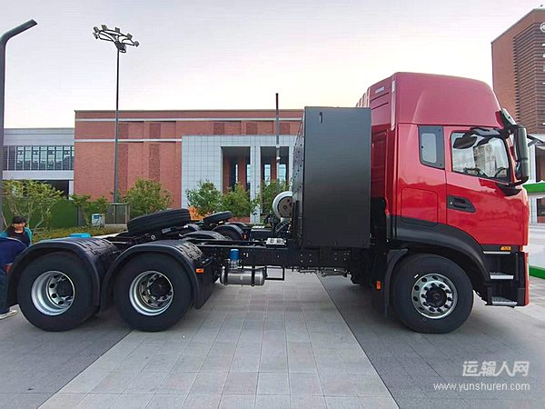 硬核双车亮相堰马！东风商用车两大主力车型领跑物流运输新赛道