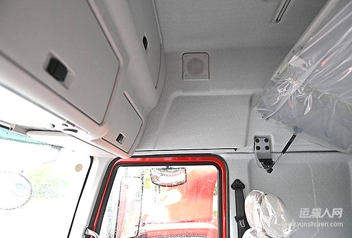 乘龙h7重卡 450马力 6x2r快递牵引车(后提升)(lz4250h7ca)驾驶室第